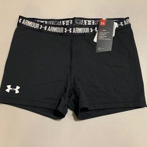 NEW Girls Under Armour Heat Gear 3” Shorty SZ YXL